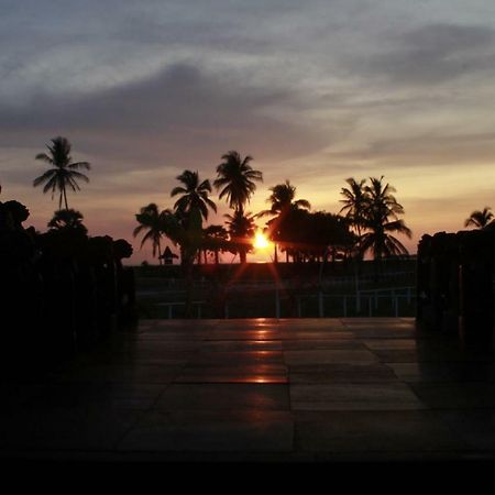 Wera Beach Kadumbul Exterior foto