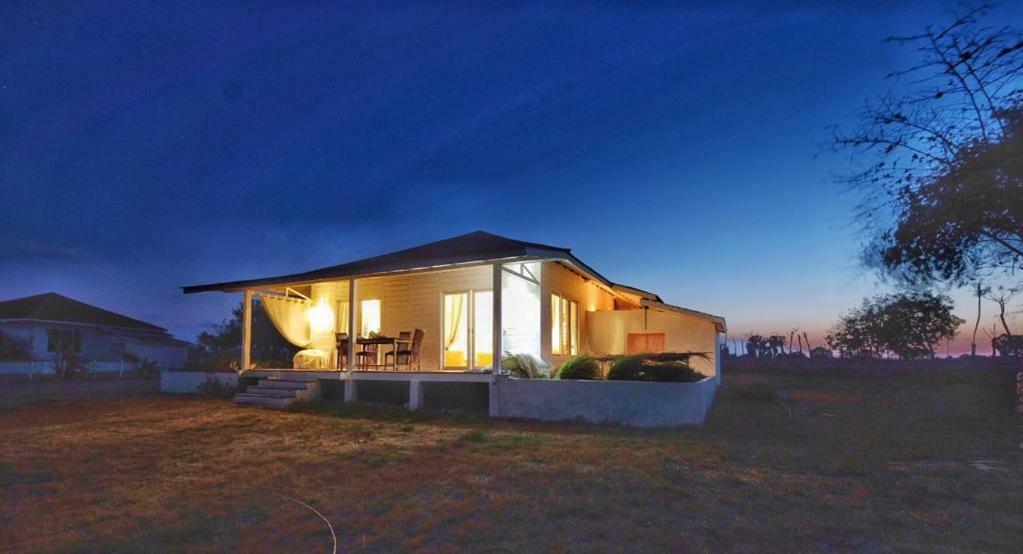 Wera Beach Kadumbul Exterior foto
